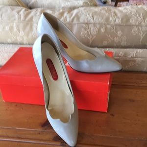 Bandolino Lt Grey Pumps Size 7 1/2M